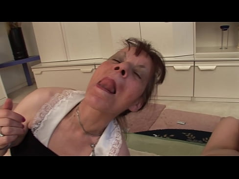 ❤️ Due nonne e un nonno fanno una cosa a tre Video di sesso al it.kutjeporno.ru ☑